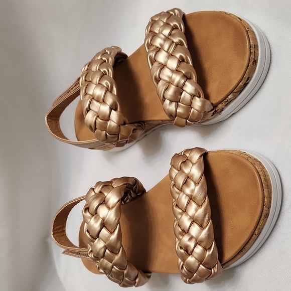 Tahari Gold Open Toe Rope Velcro Closure Cork Heel Summer sandals (girls size 3) - Picture 3 of 15